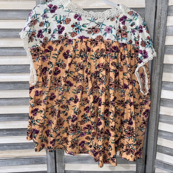 For The Republic Top With Crochet Detail - 3X - Picture 2 of 4